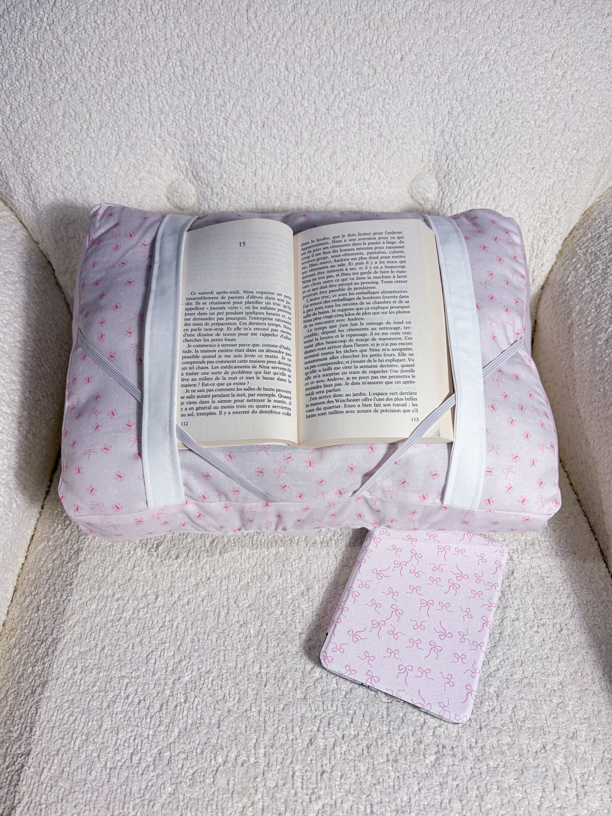Coussin de lecture | Papillons, boucles et cœurs