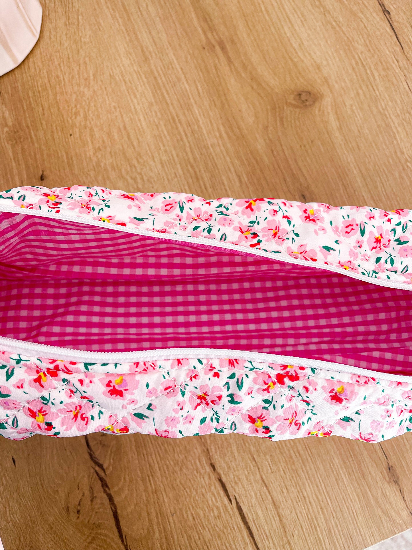 Trousse longue | Fleurs roses et feuilles