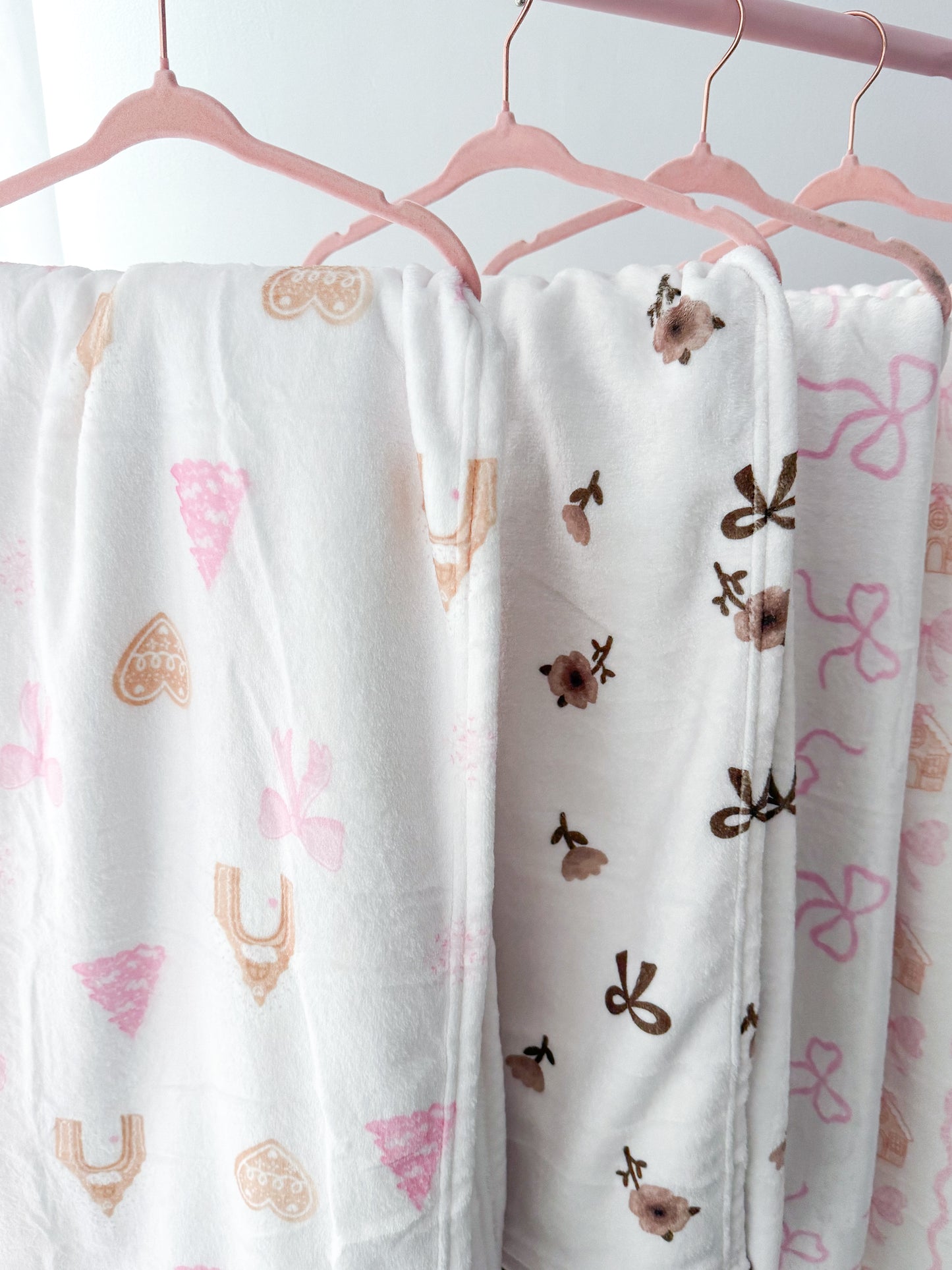 Couverture en flanelle | Boucles et fleurs brunes