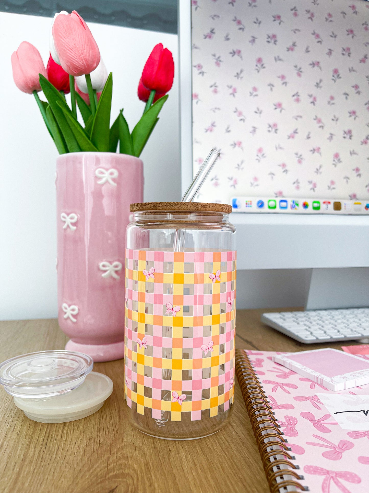 Verre 16 oz | Printemps | Carreauté orangé et papillons