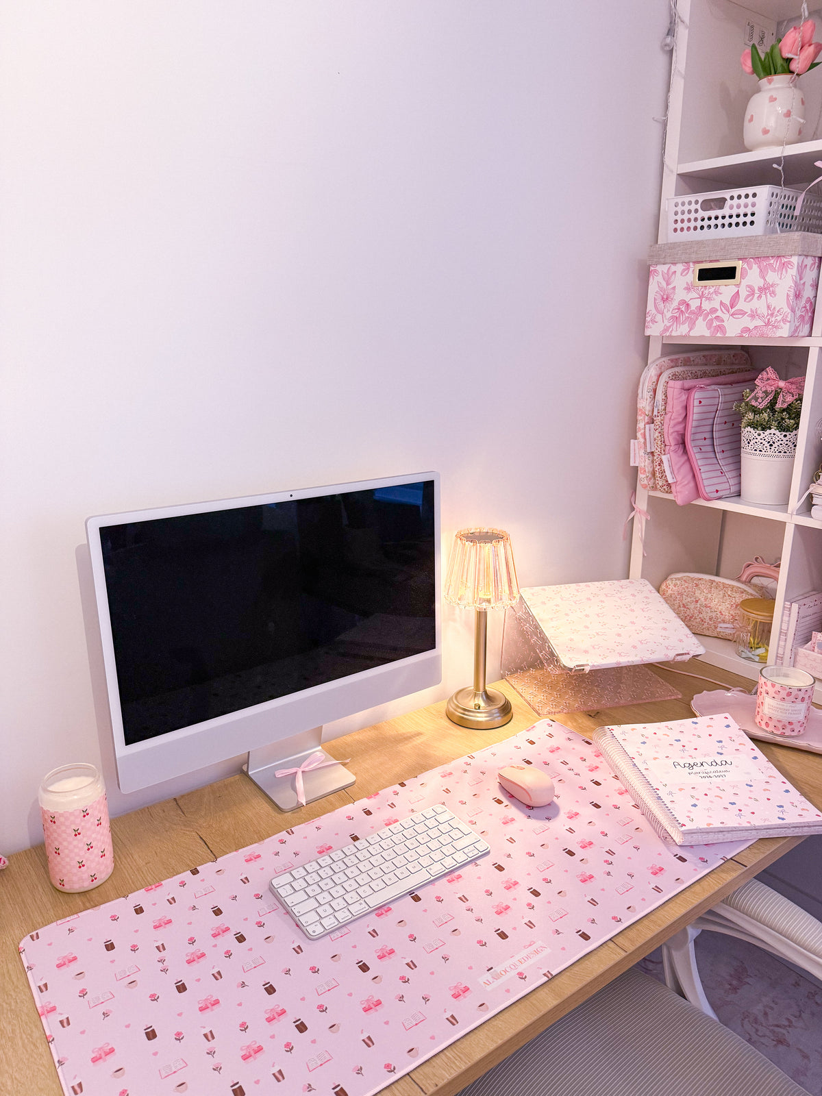 Tapis de bureau | Livres, cafés et roses