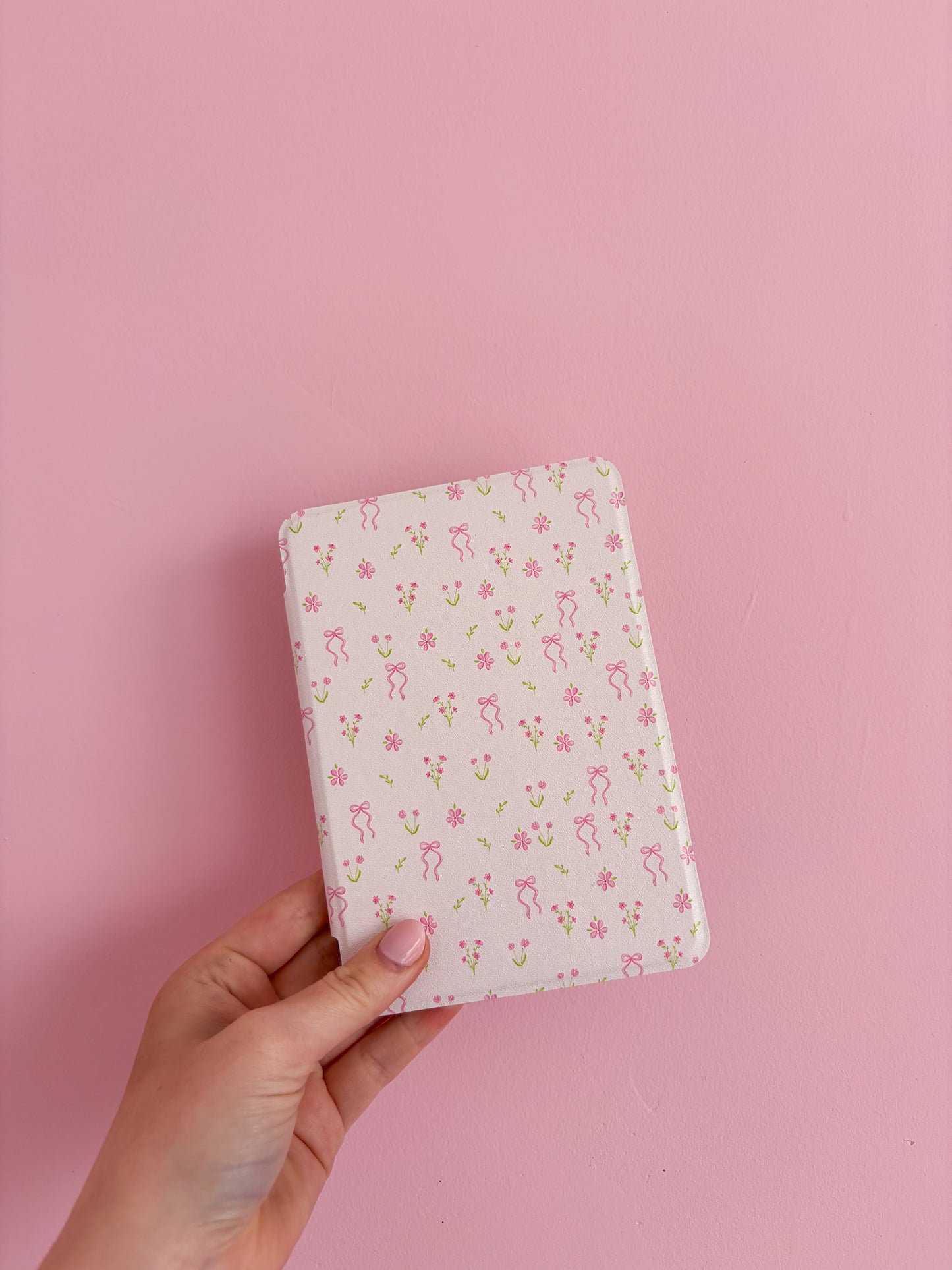 Étui à liseuse | Kindle 6'' | Bouquets de fleurs et boucles