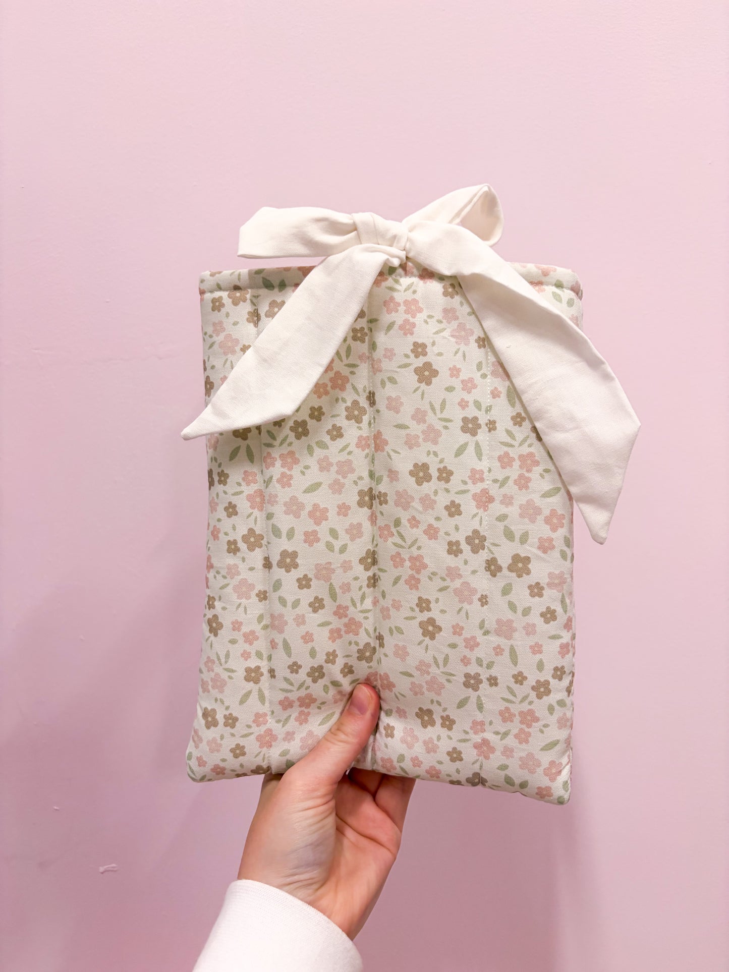 Pochette à livre ou liseuse | Fleurs neutres pâles