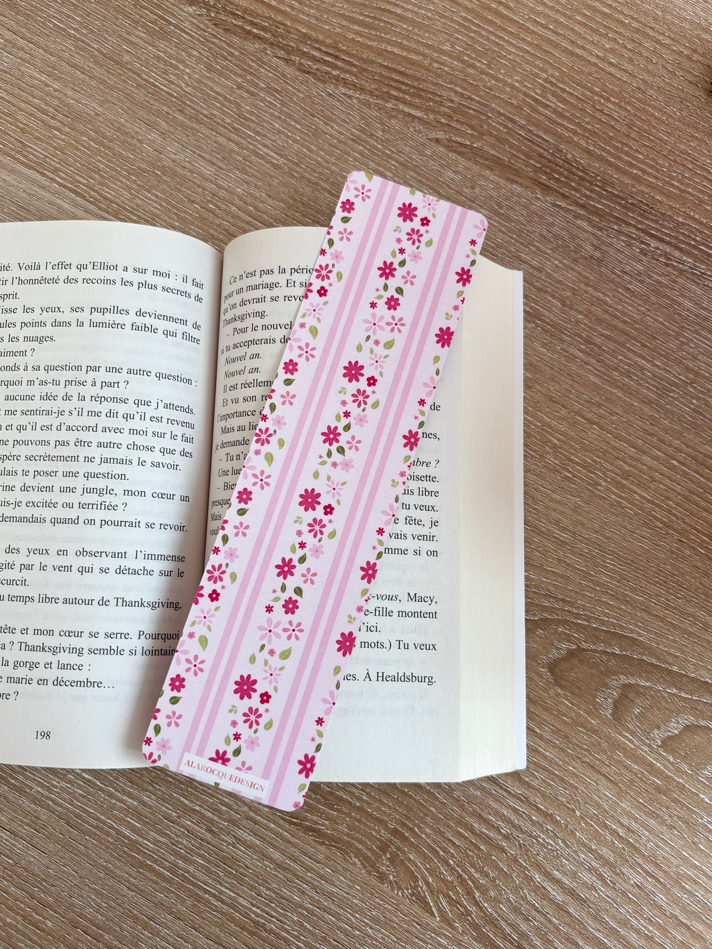 Signet | Lignes roses et fleurs
