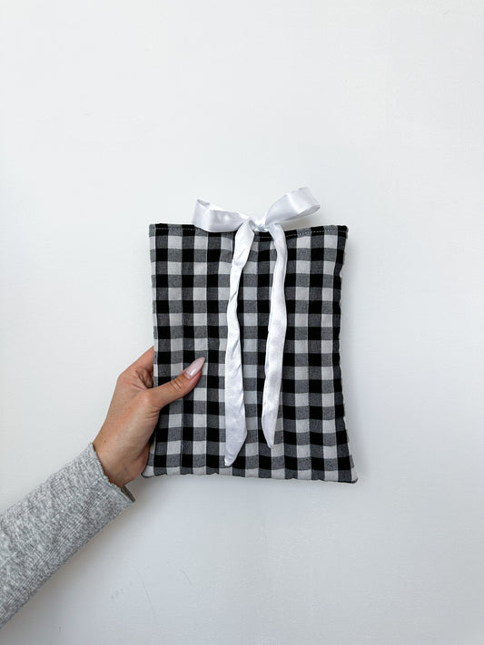 Pochette à livre | Quadrillé noir et blanc | Boucle blanche