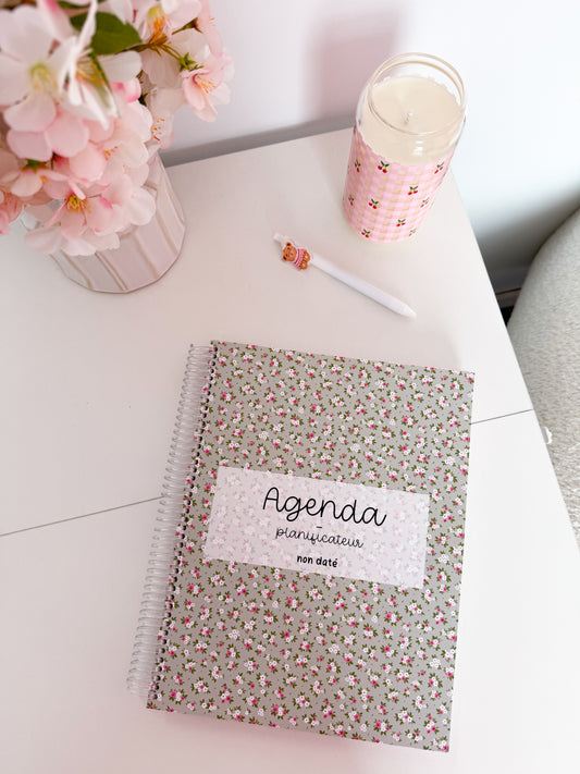 Agenda planificateur | Non-daté | Sauge et fleurs fuchsia