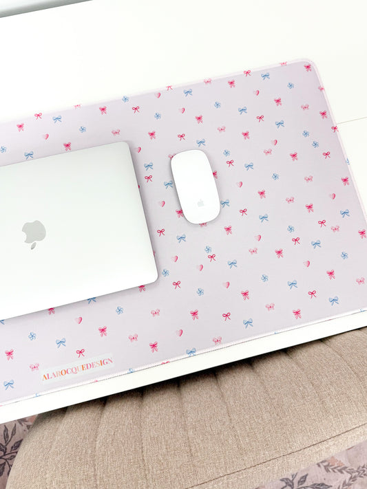 Tapis de bureau | Boucles bleues et roses