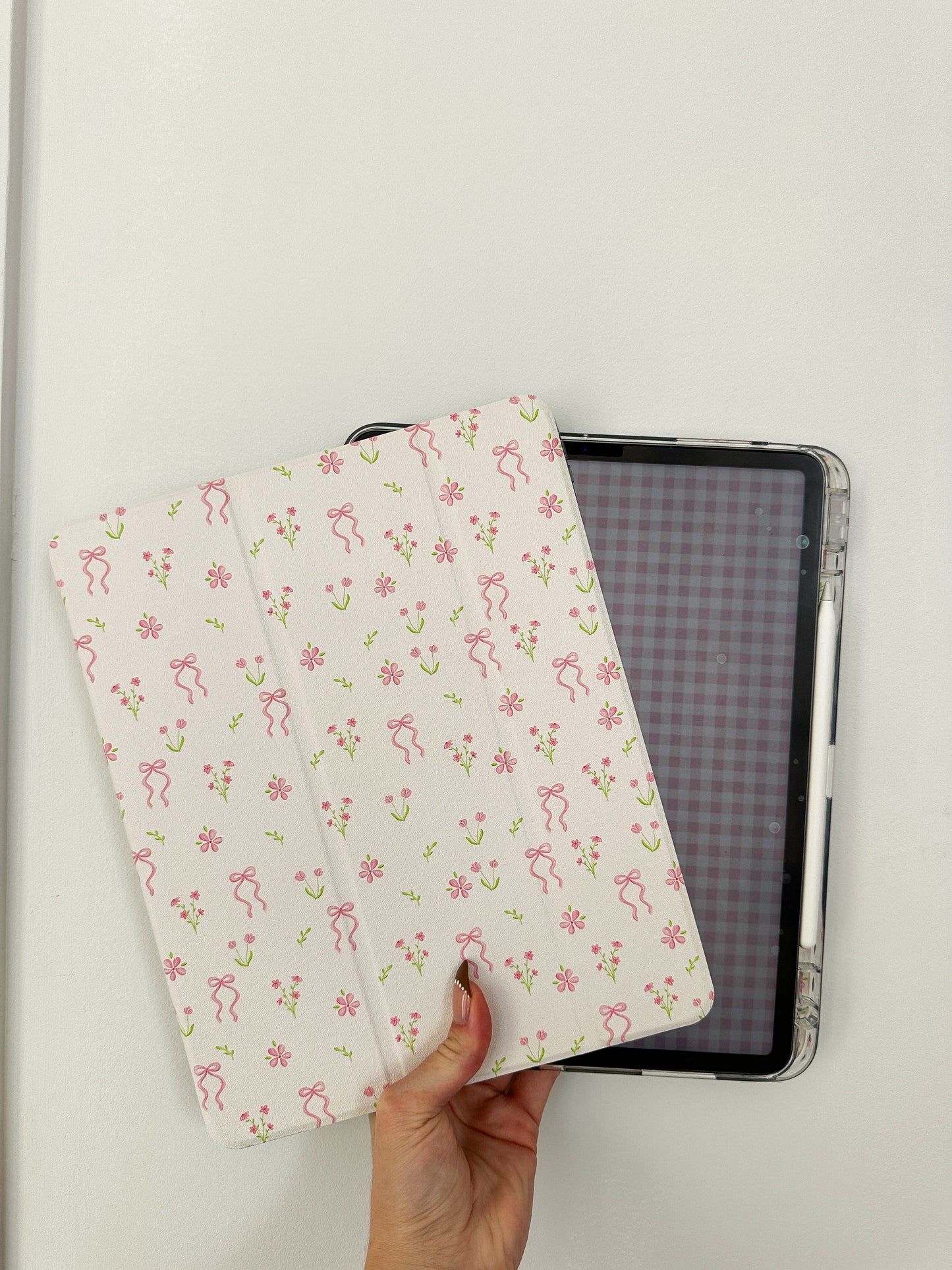 Étui à iPad | Air ou Pro 11'' et 13'' | Bouquets de fleurs et boucles