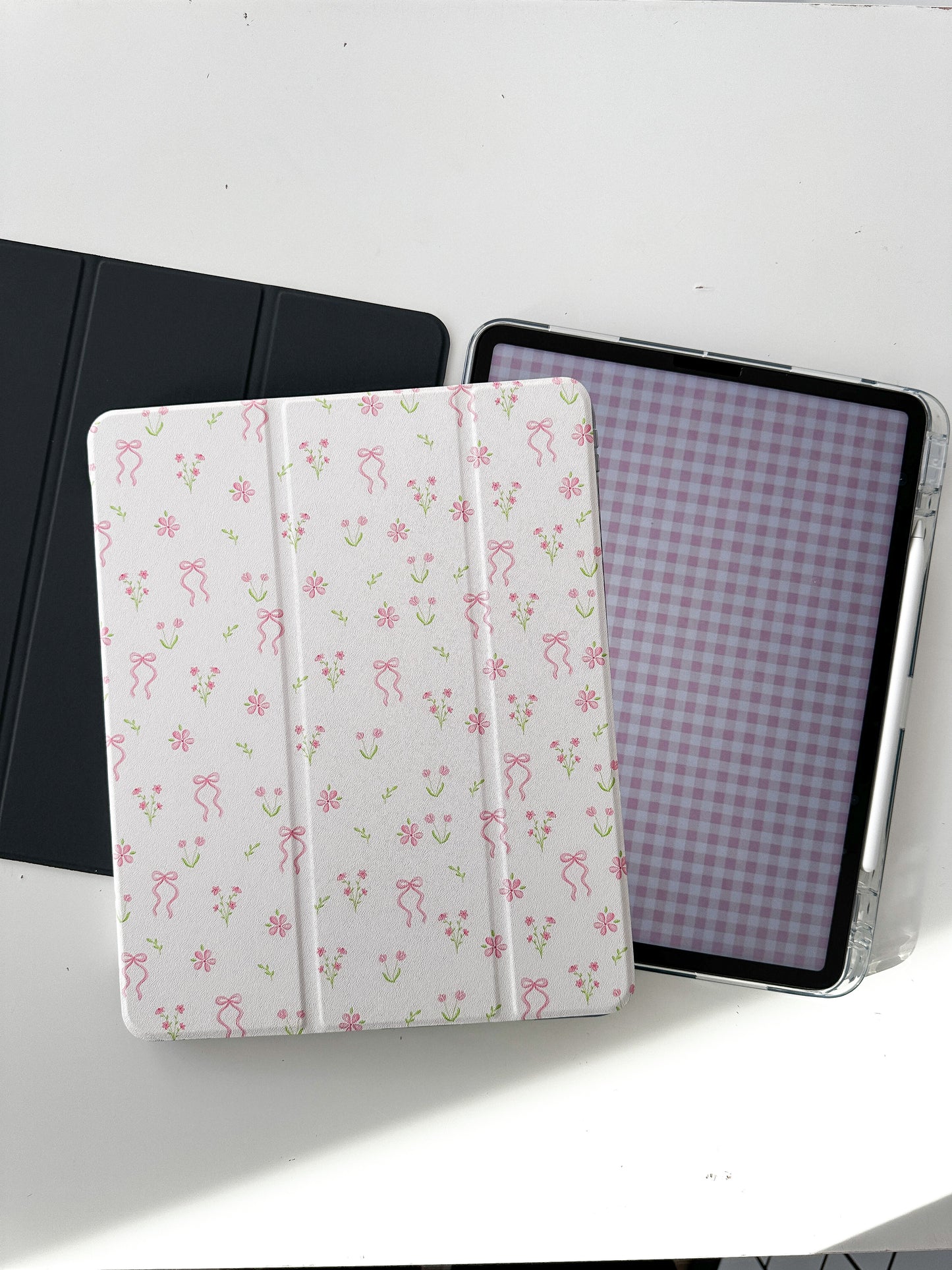 Étui à iPad | Air ou Pro 11'' et 13'' | Bouquets de fleurs et boucles