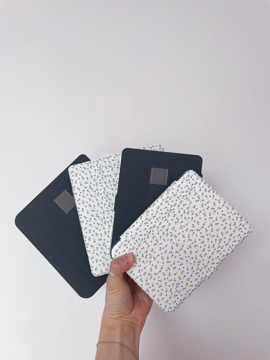 Étuis à liseuse Kobo | Clara ou Libra Color | Fleurs bleues vintages