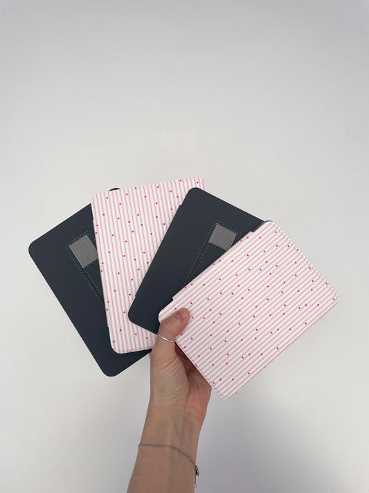 Étui à liseuse Kindle 6'' et 7''  | Lignes et coeurs