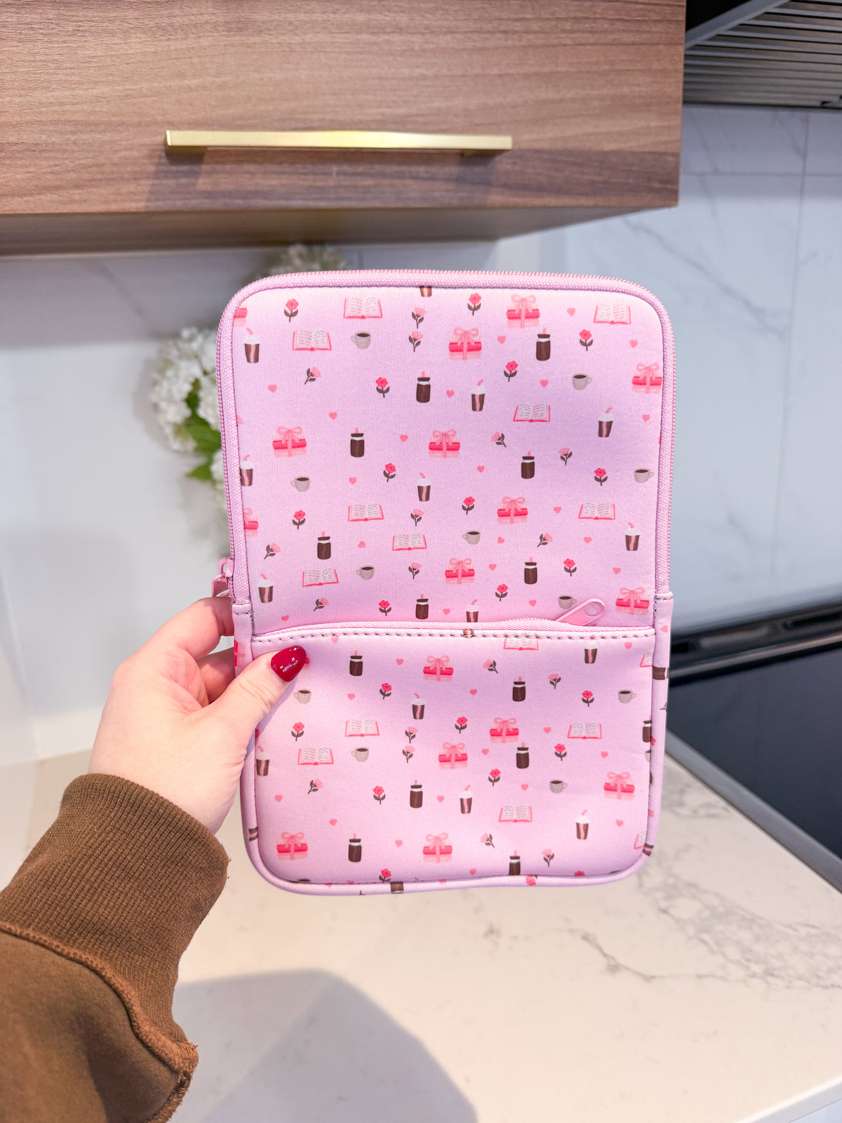 Pochette à livre ou liseuse | Néoprène | Livres, cafés et roses