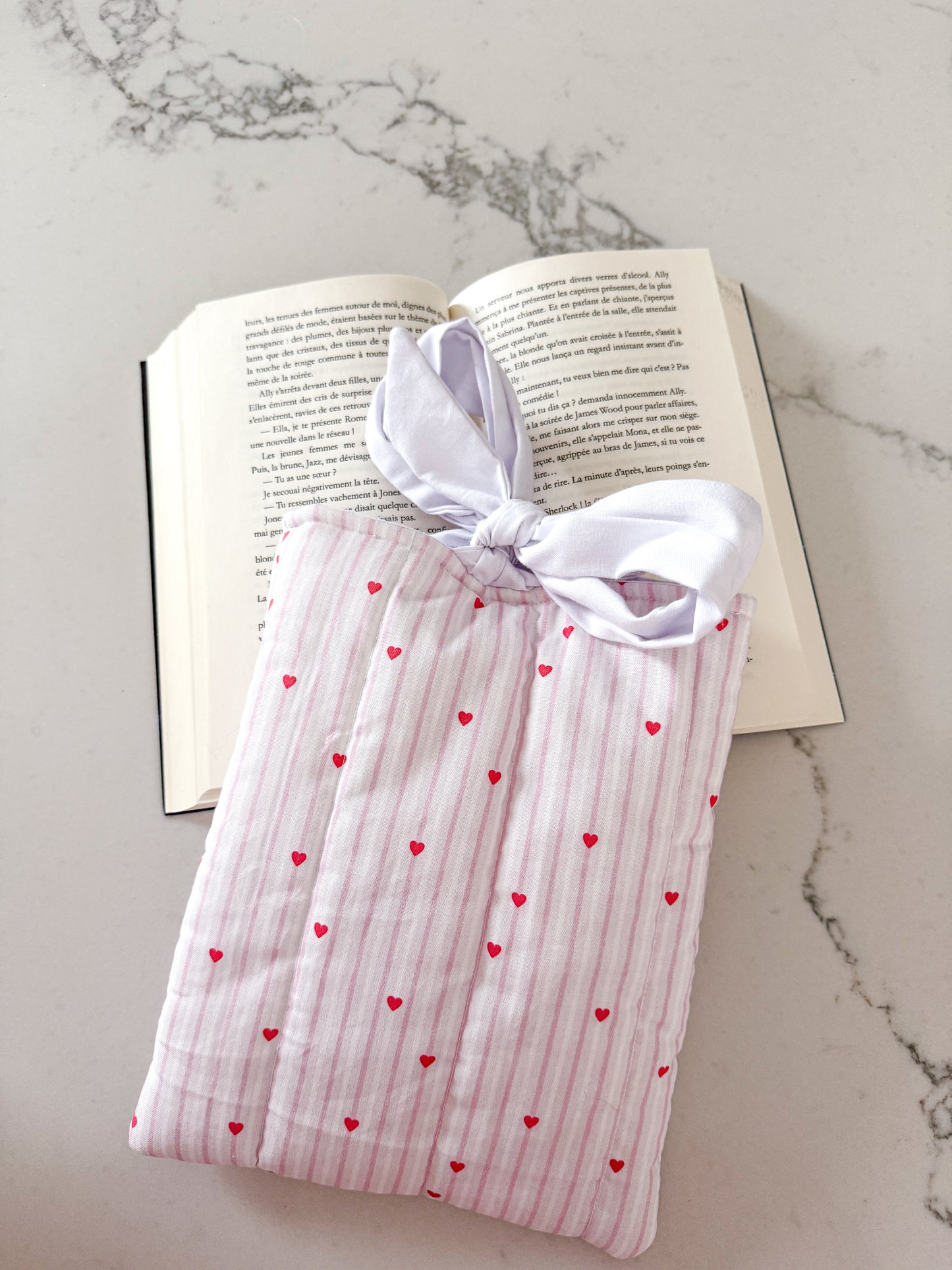 Pochette à livre ou liseuse | Lignes et coeurs
