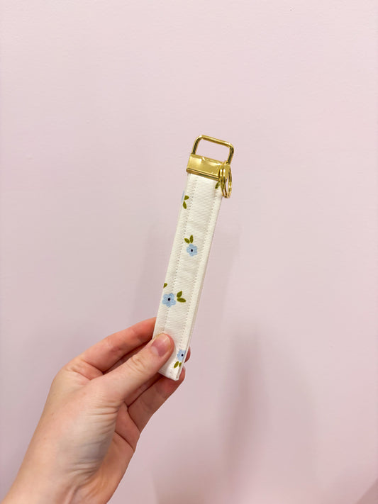 Porte-clés | Bracelet | Minis fleurs bleues et feuilles
